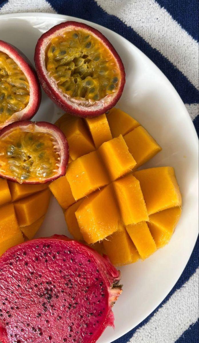 Sun-Kissed Berry Bounty Mix